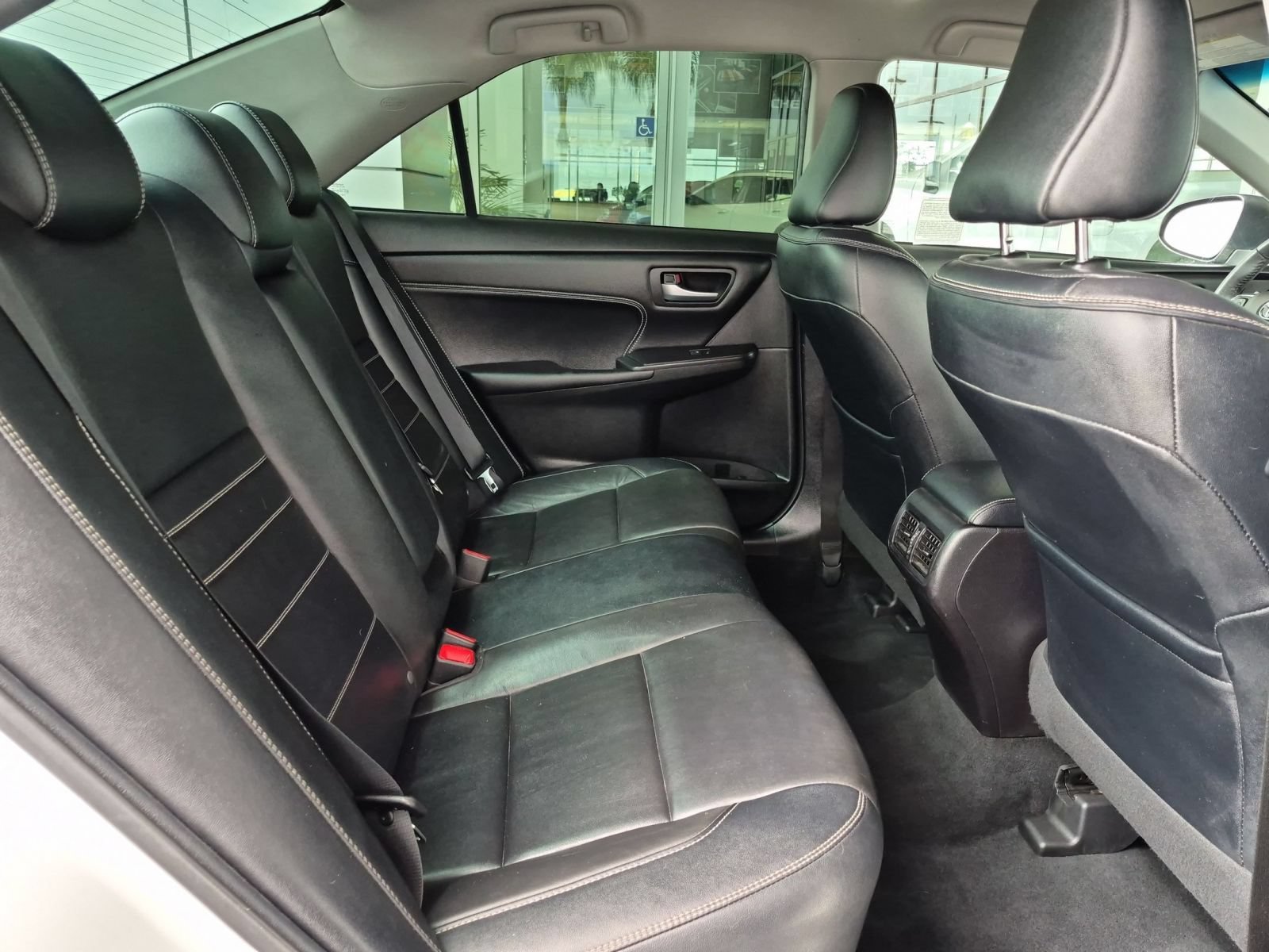 Used 2017 Toyota Camry XLE w/ Convenience Package FWD image 26