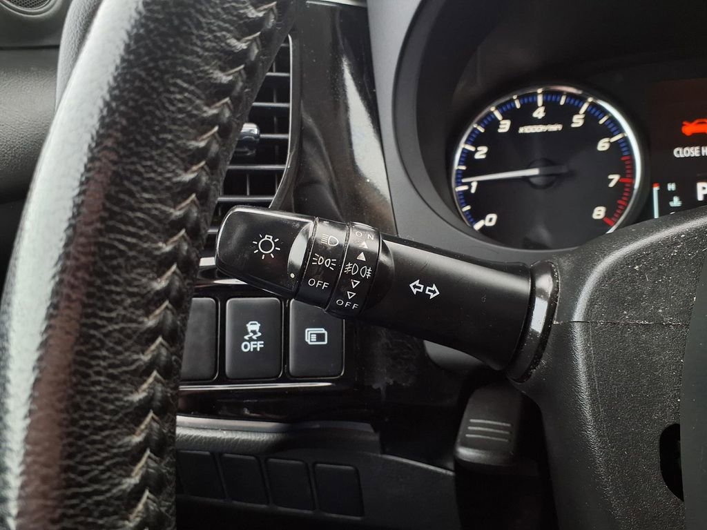Used 2019 Mitsubishi Outlander FWD image 17