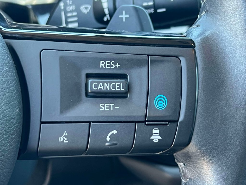 Used 2023 Nissan Pathfinder SL AWD/4WD image 21