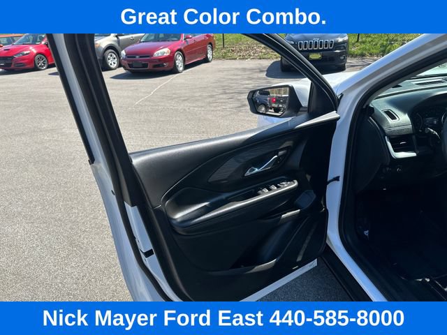 Used 2024 GMC Terrain SLE AWD/4WD image 27