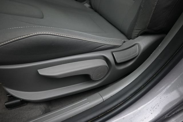 Used 2024 Hyundai Elantra SEL FWD image 13