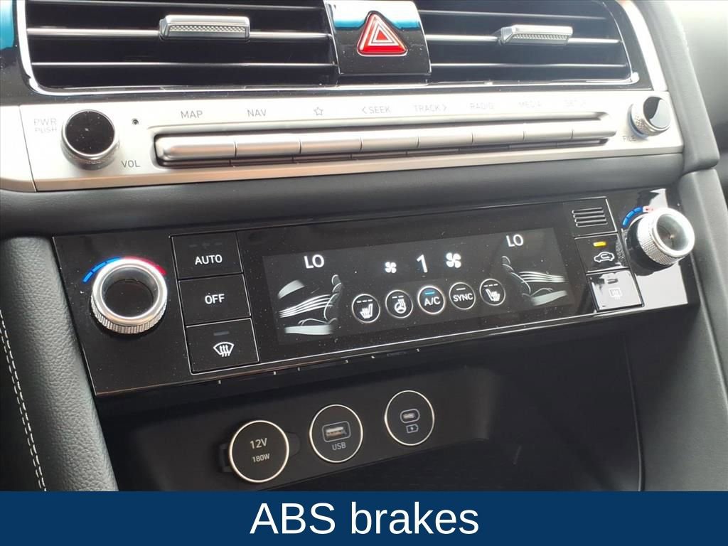 Used 2026 Genesis G70 2.5T image 5