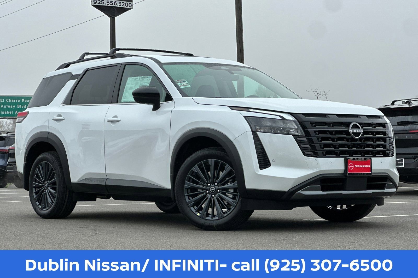 New 2026 Nissan Pathfinder SL w/ SL Premium Package