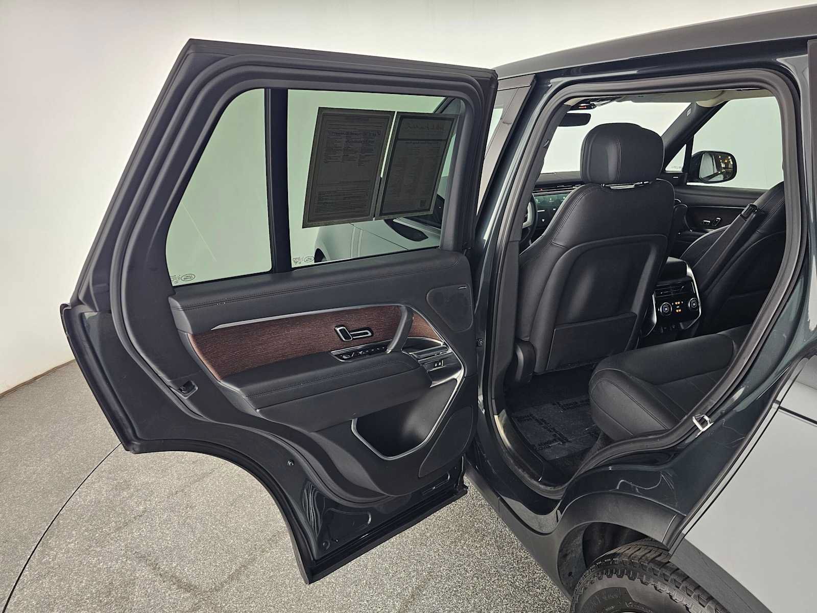 Certified 2023 Land Rover Range Rover SE AWD/4WD image 15