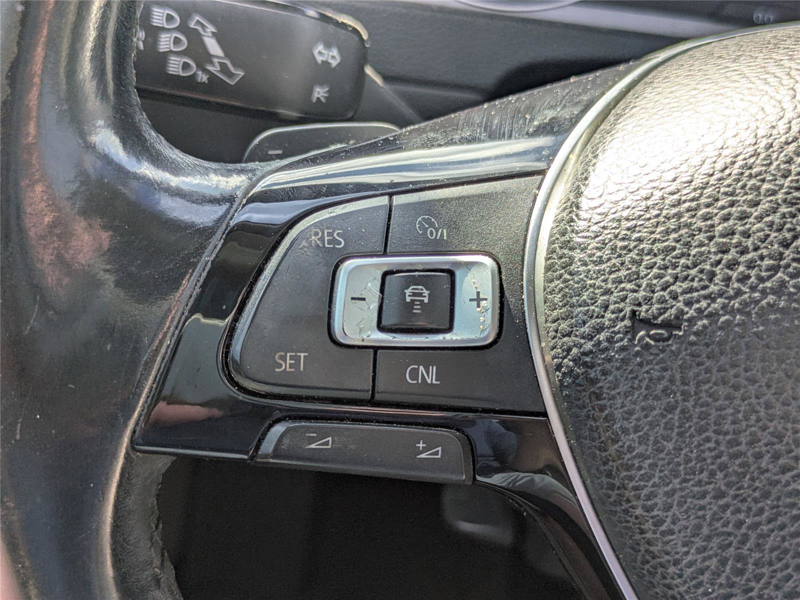 Used 2016 Volkswagen Golf SE w/ Lighting Package image 30