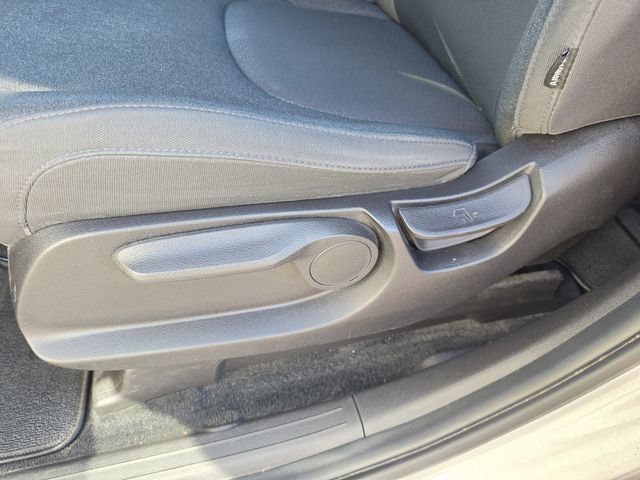 Used 2023 Kia Carnival LX FWD image 30