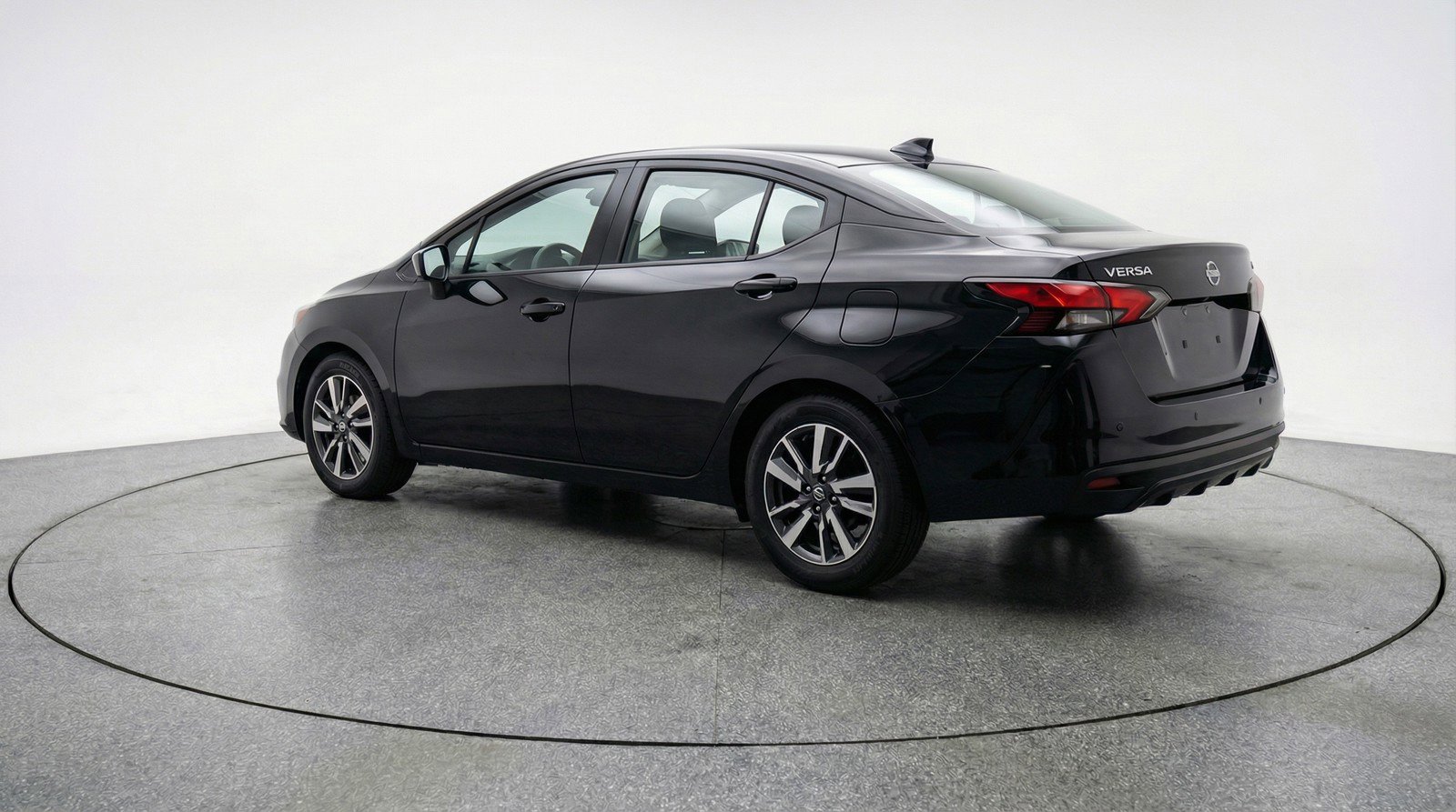 Used 2025 Nissan Versa SV image 6