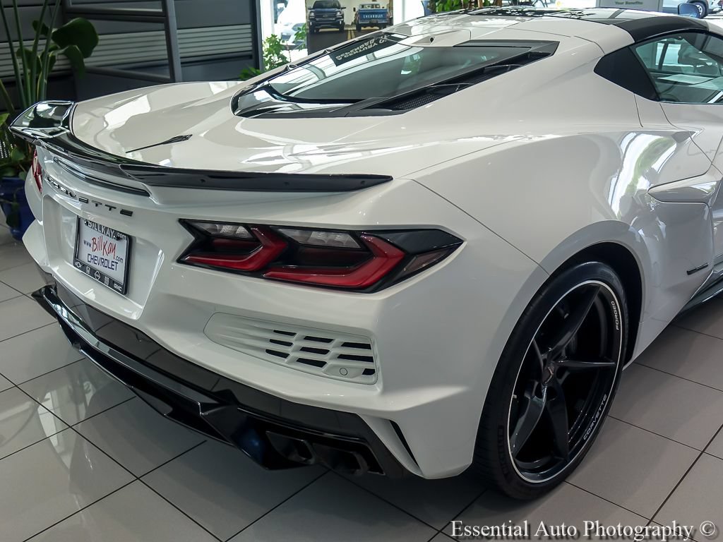 Used 2025 Chevrolet Corvette E-Ray w/ ZER Performance Package AWD/4WD image 8