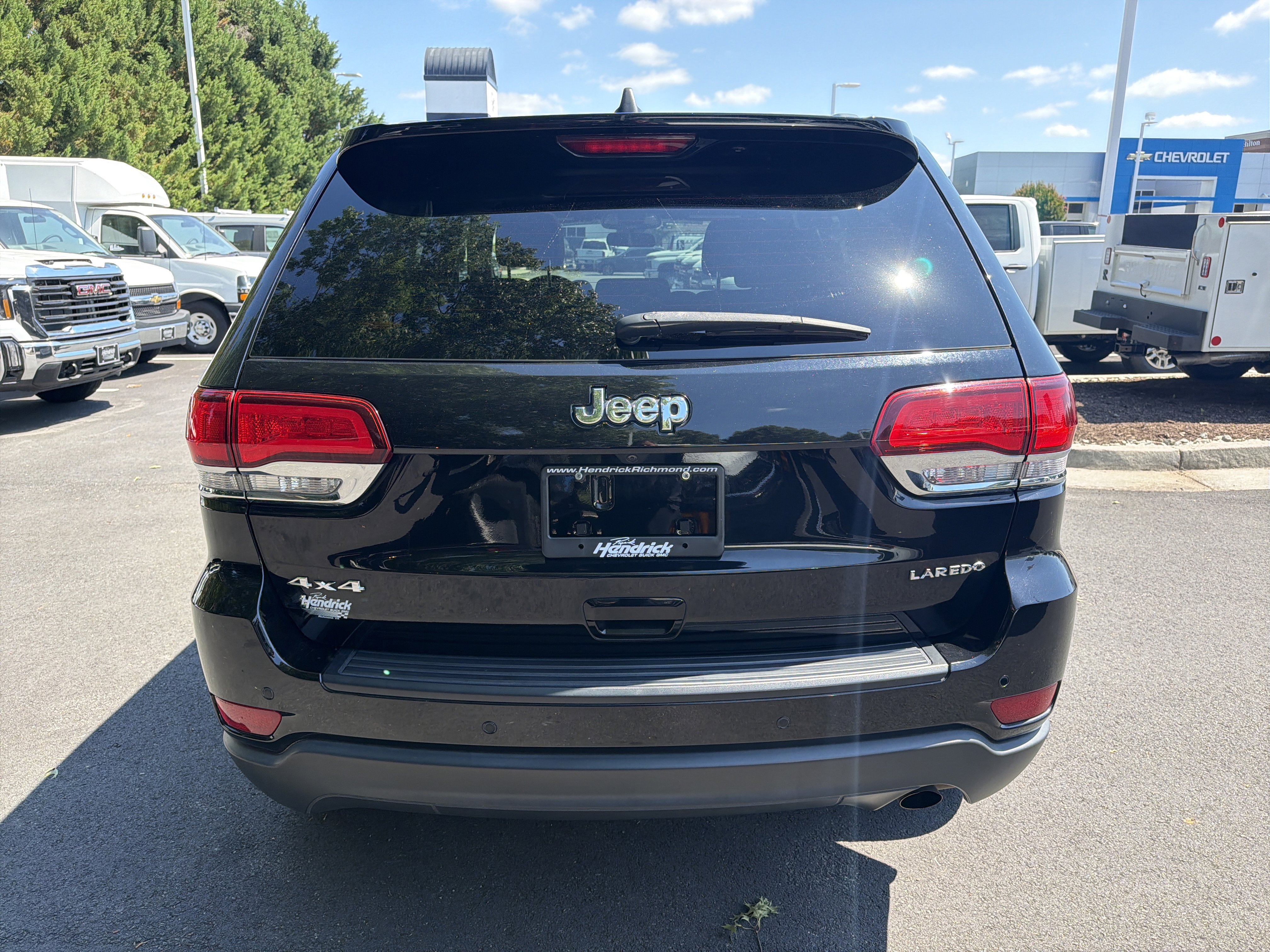 Used 2020 Jeep Grand Cherokee Laredo AWD/4WD image 9