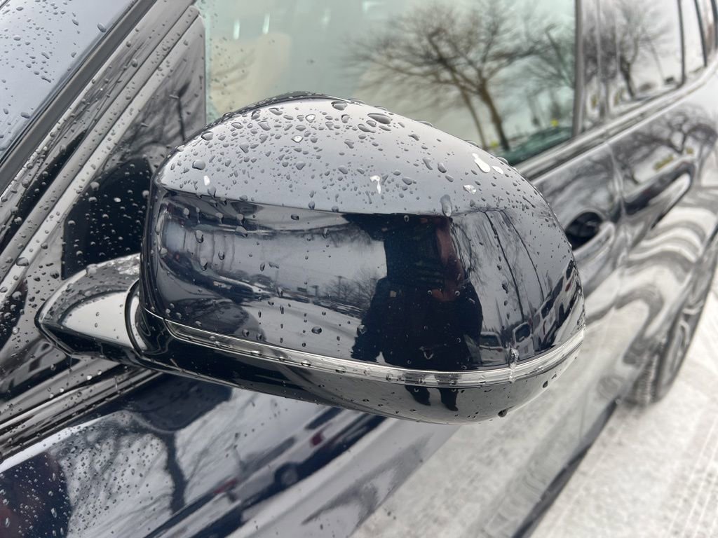 Used 2023 BMW X5 xDrive40i w/ M Sport Package image 32