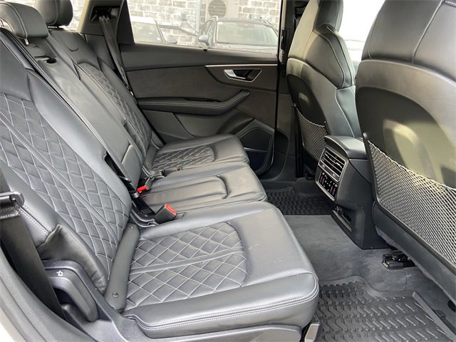 Used 2025 Audi SQ7 Prestige w/ Prestige Package image 30