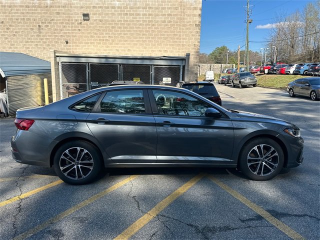 Used 2025 Volkswagen Jetta Sport image 4