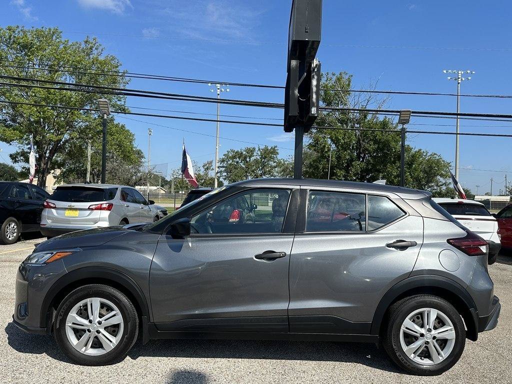 Used 2023 Nissan Kicks S FWD image 5