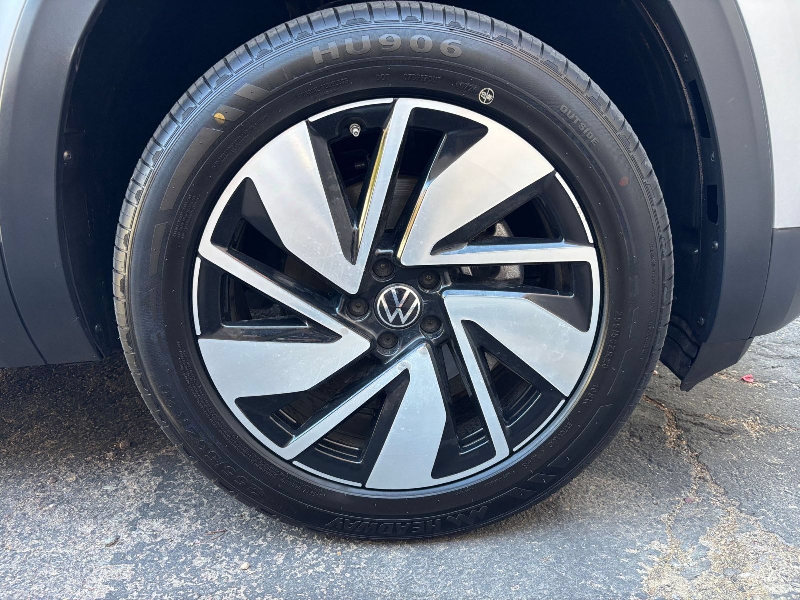 Used 2026 Volkswagen Atlas SE AWD/4WD image 32