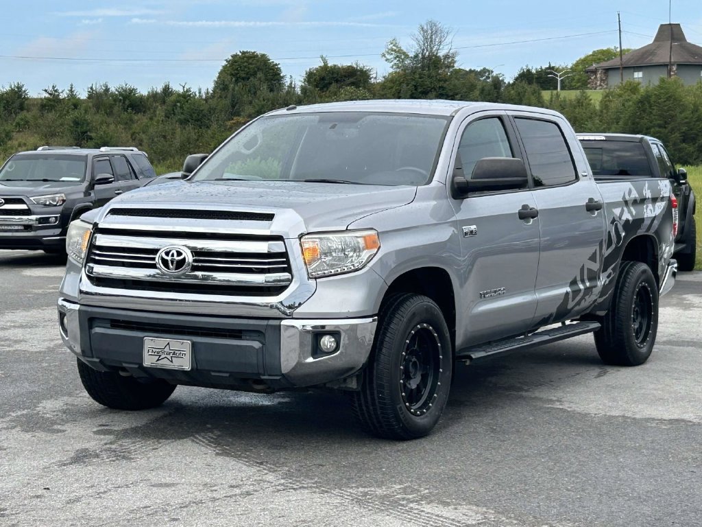 Used 2017 Toyota Tundra SR5 w/ SR5 Upgrade Package AWD/4WD image 3