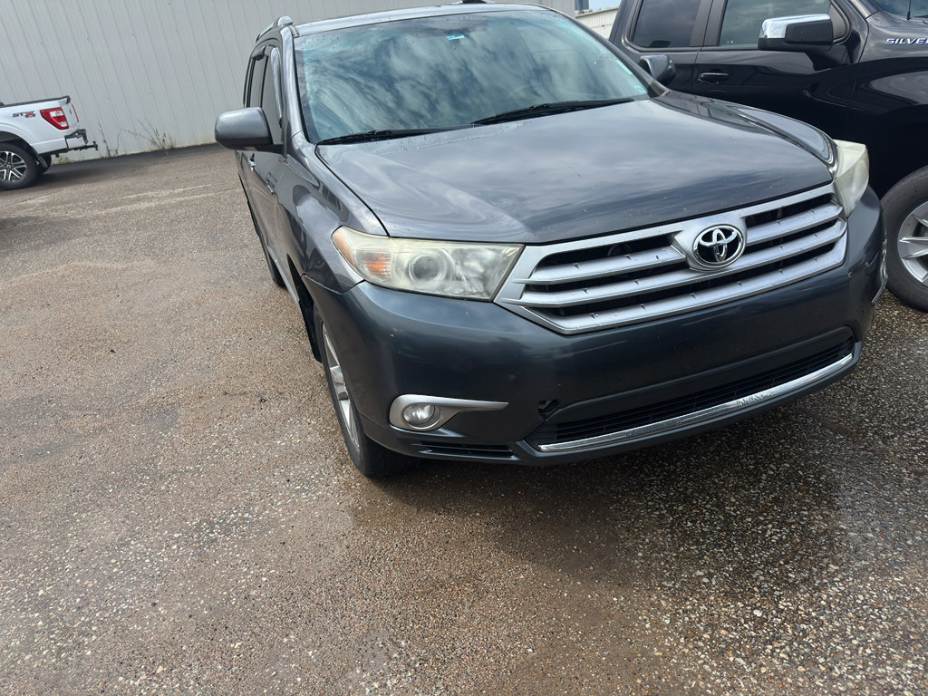 Used 2011 Toyota Highlander Limited w/ Tow Pkg AWD/4WD image 2