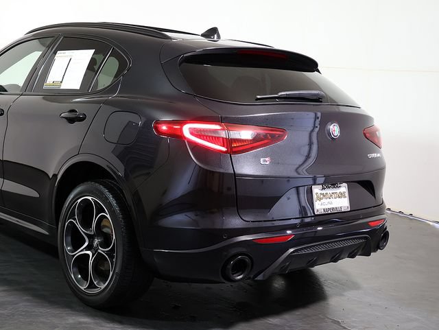 Used 2023 Alfa Romeo Stelvio Veloce AWD/4WD image 11