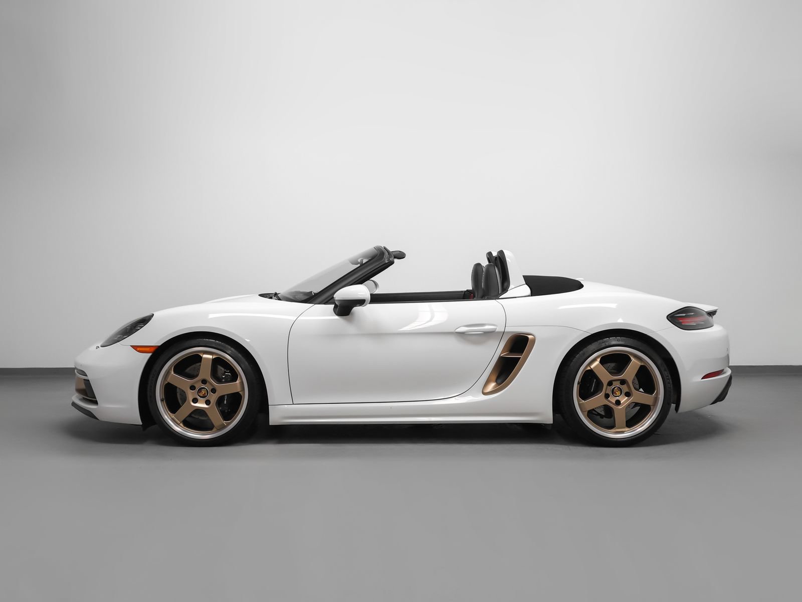 Certified 2022 Porsche 718 Boxster RWD image 2