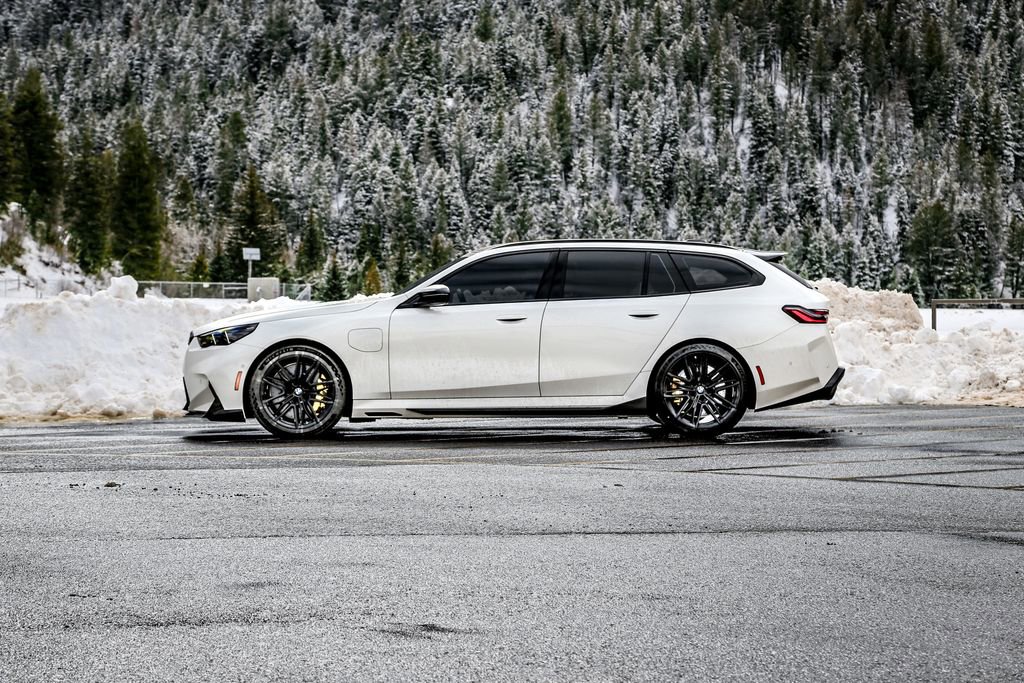 New 2026 BMW M5 Touring image 5