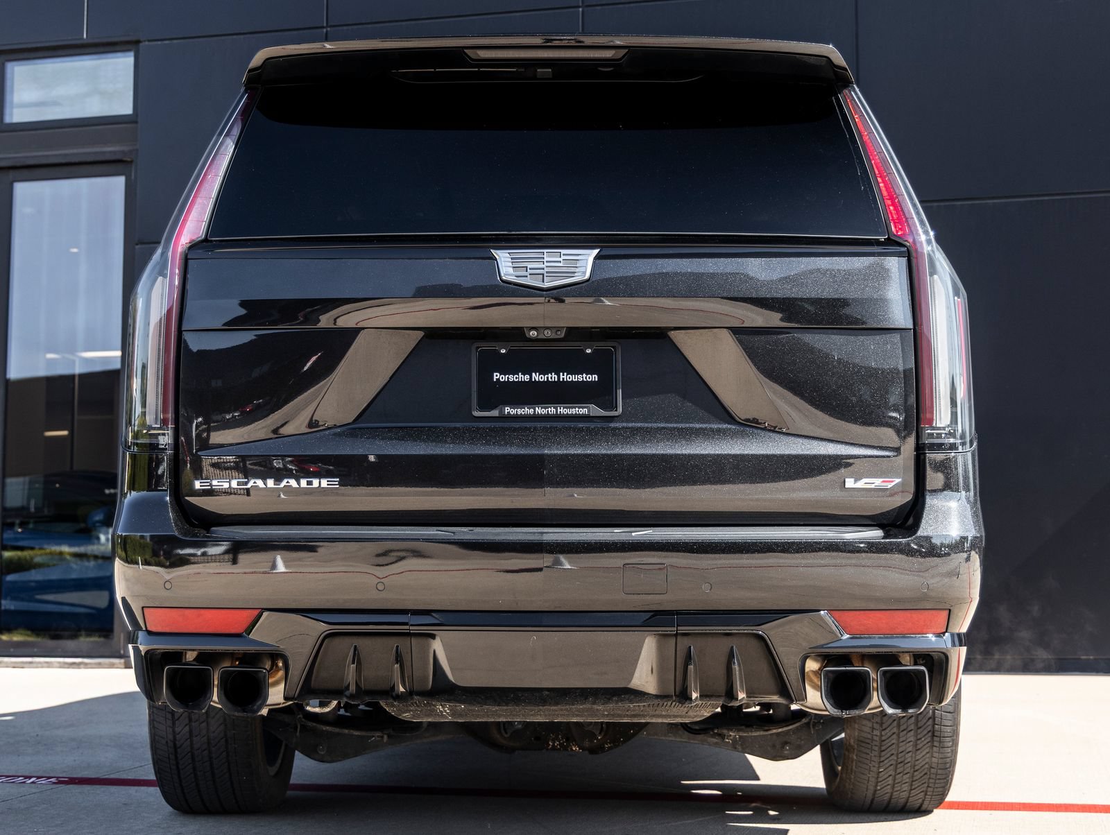 Used 2024 Cadillac Escalade ESV V AWD/4WD image 7