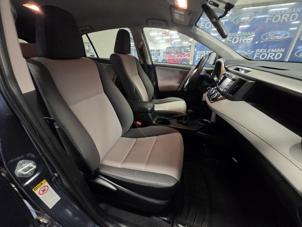 Used 2014 Toyota RAV4 LE image 23