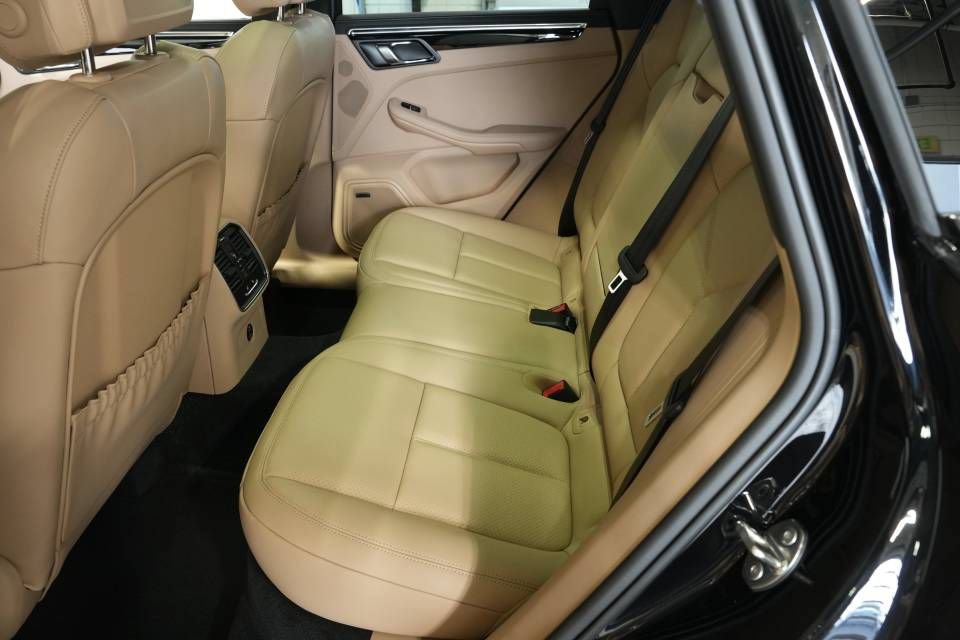 Certified 2026 Porsche Macan AWD/4WD image 27