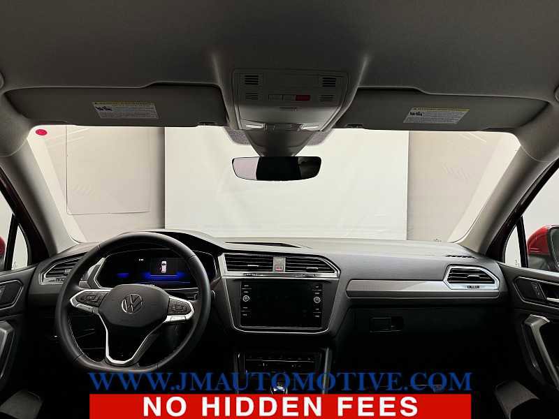 Used 2022 Volkswagen Tiguan SE image 11