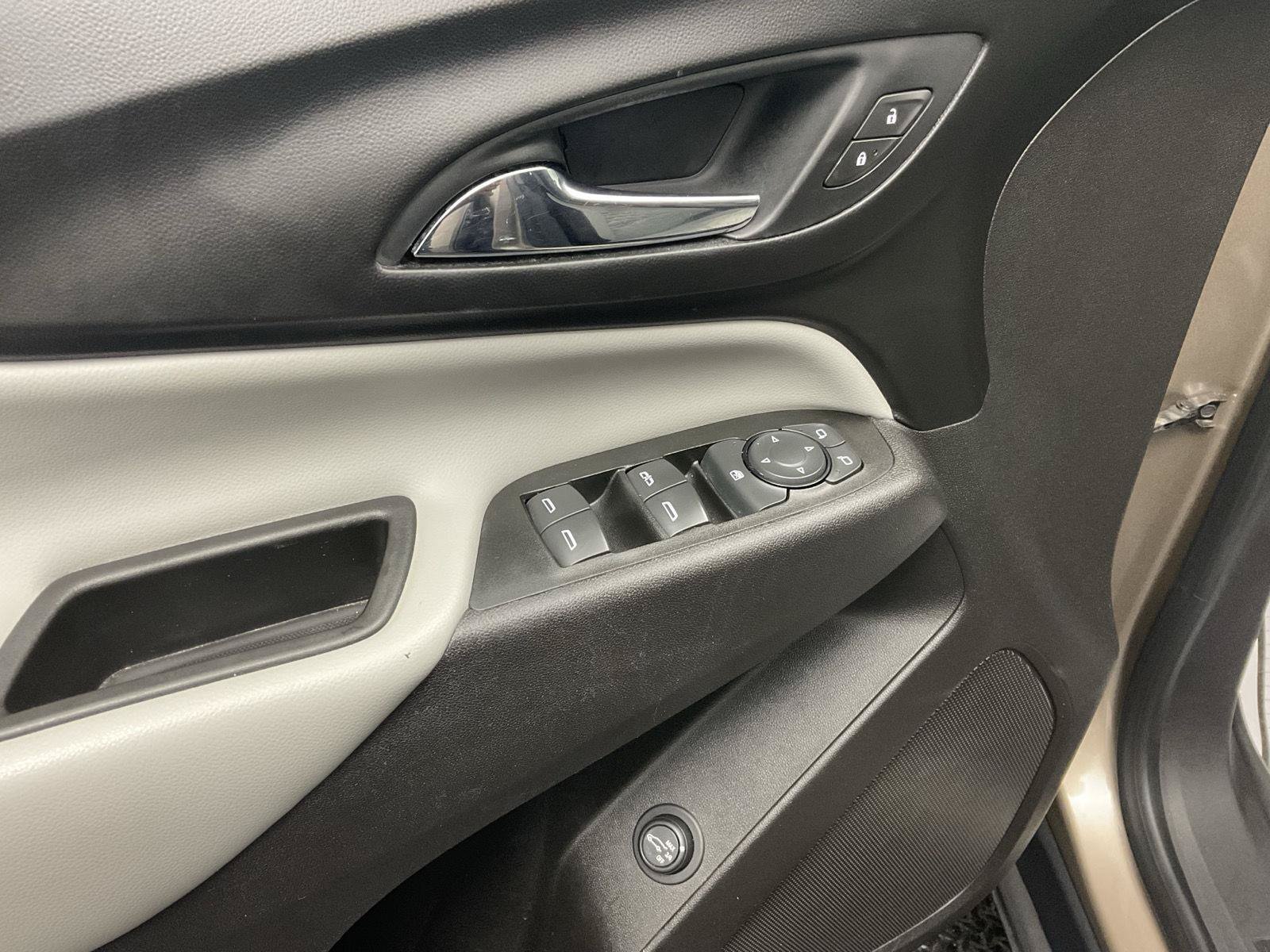 Used 2018 Chevrolet Equinox LT AWD/4WD image 10
