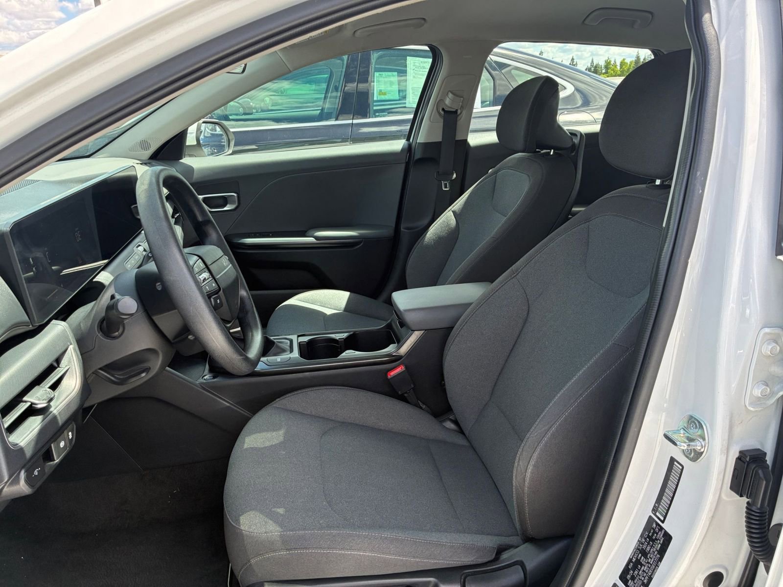 Used 2025 Kia K4 LXS FWD image 25