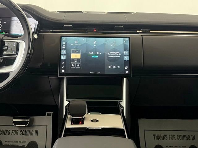 New 2025 Land Rover Range Rover SE image 25