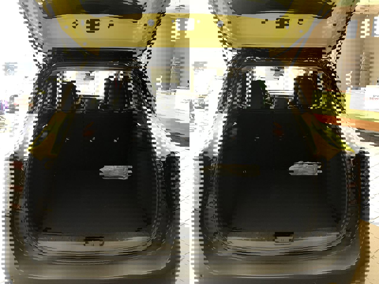 New 2026 Nissan Kicks SR w/ Cold Weather Package image 9