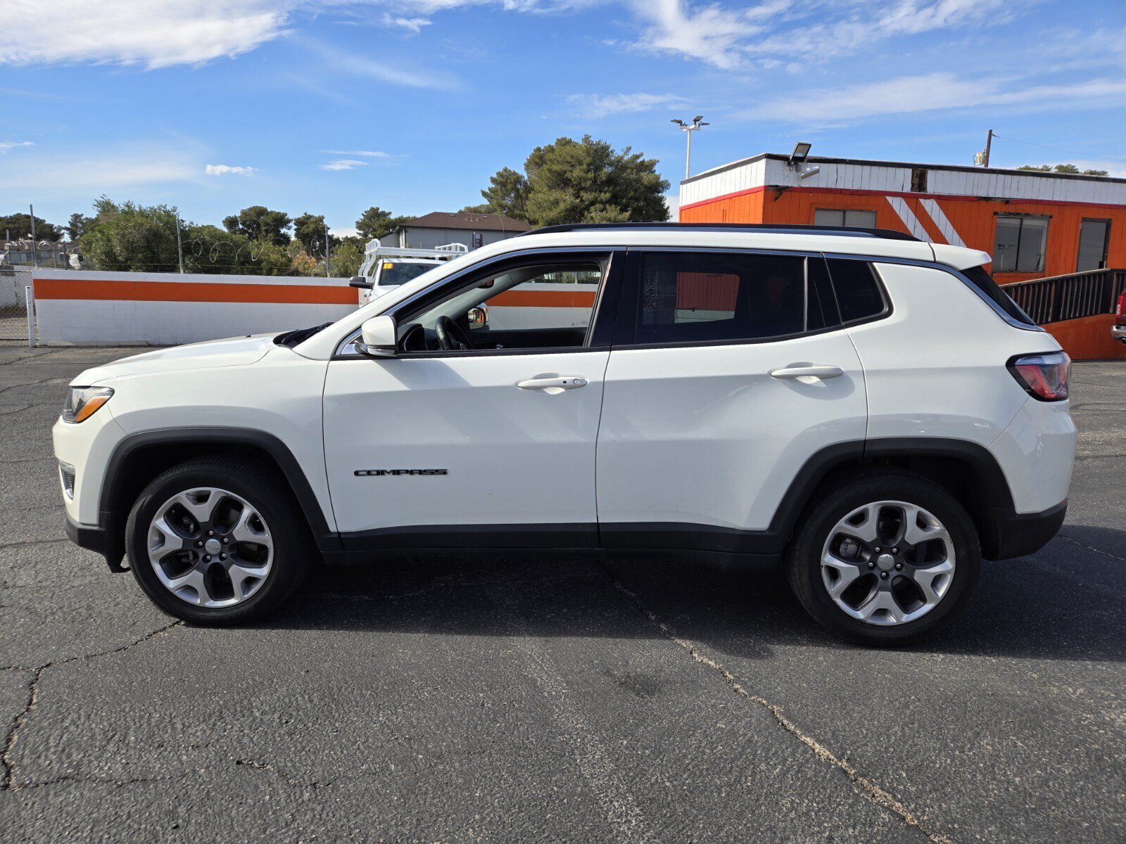Used 2020 Jeep Compass Limited FWD image 2