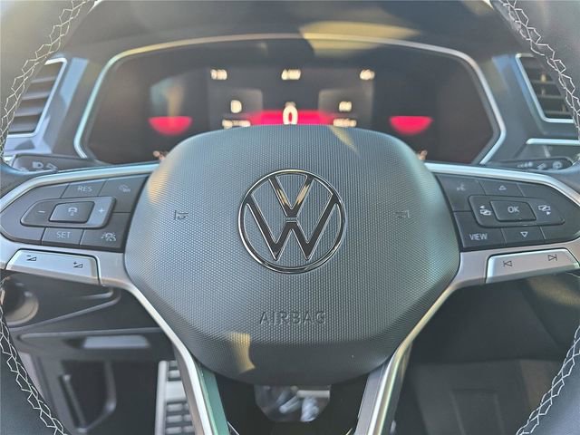 Used 2023 Volkswagen Tiguan SE R-Line image 21