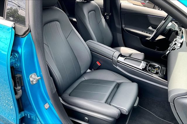Used 2025 Mercedes-Benz CLA 250 image 30