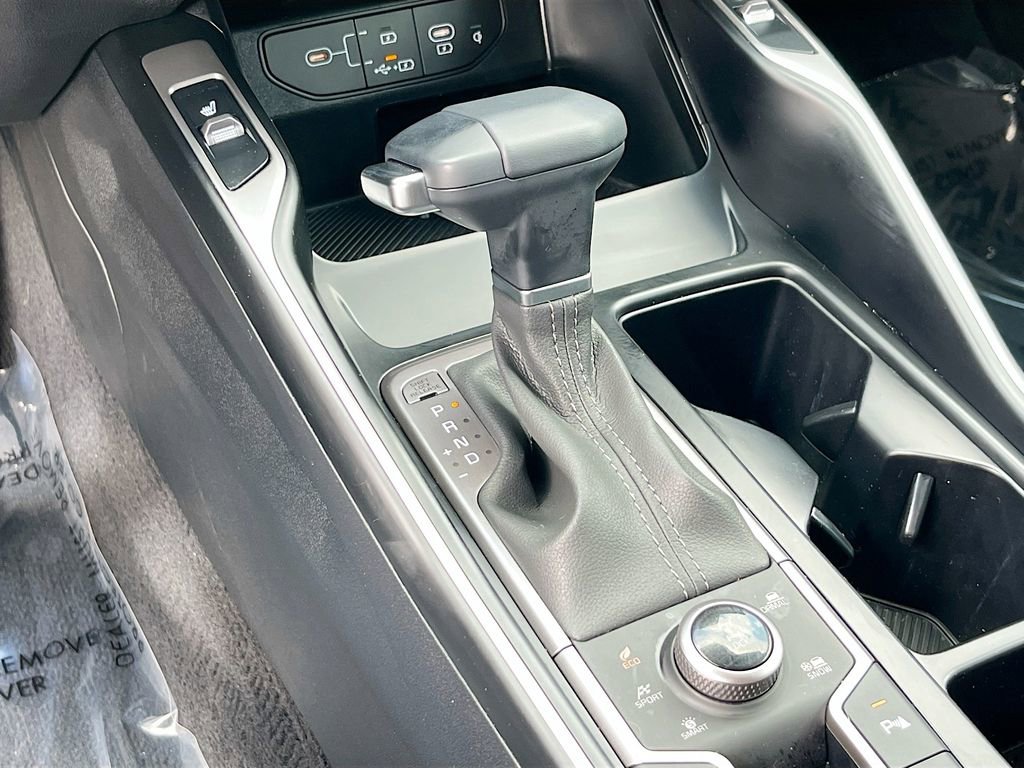 Certified 2025 Kia Sorento S image 21