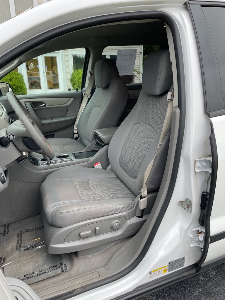Used 2017 Chevrolet Traverse LS FWD image 15