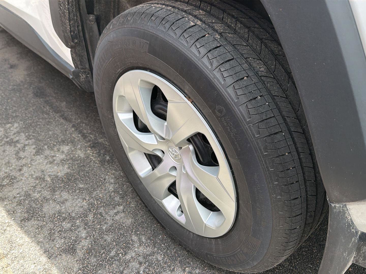 Used 2023 Toyota RAV4 LE image 10