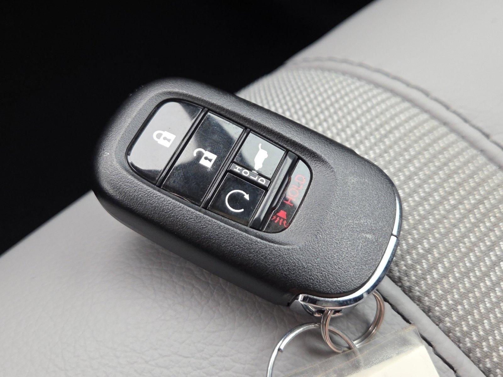 Used 2025 Honda Pilot EX-L image 32