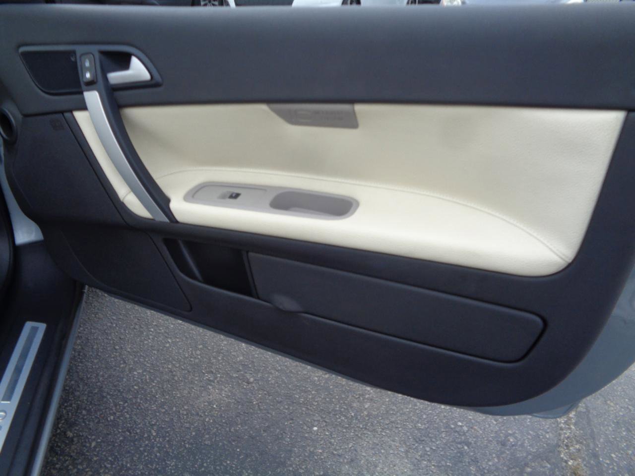 Used 2011 Volvo C70 T5 w/ Convenience Pkg FWD image 26