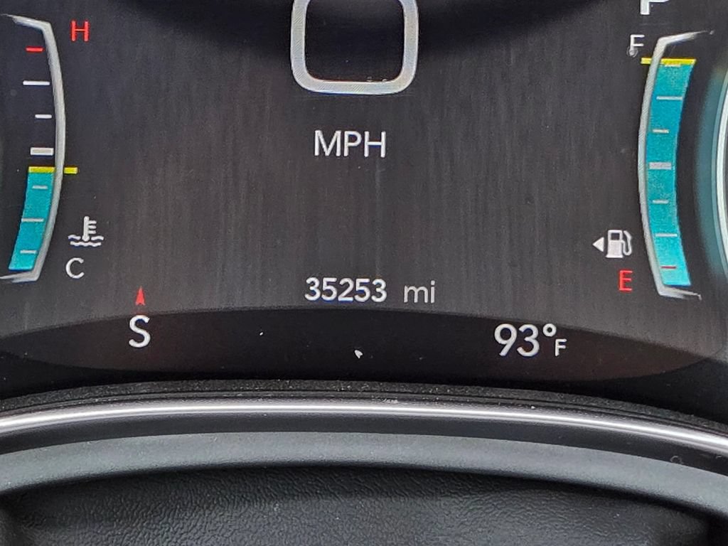 Used 2025 Chrysler Pacifica Limited FWD image 26