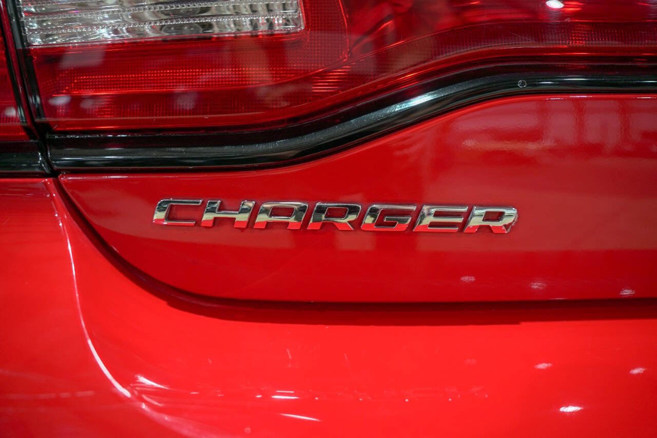Used 2014 Dodge Charger SXT image 21