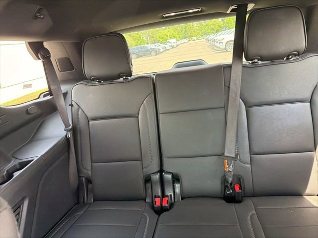Used 2025 GMC Yukon Denali RWD image 10