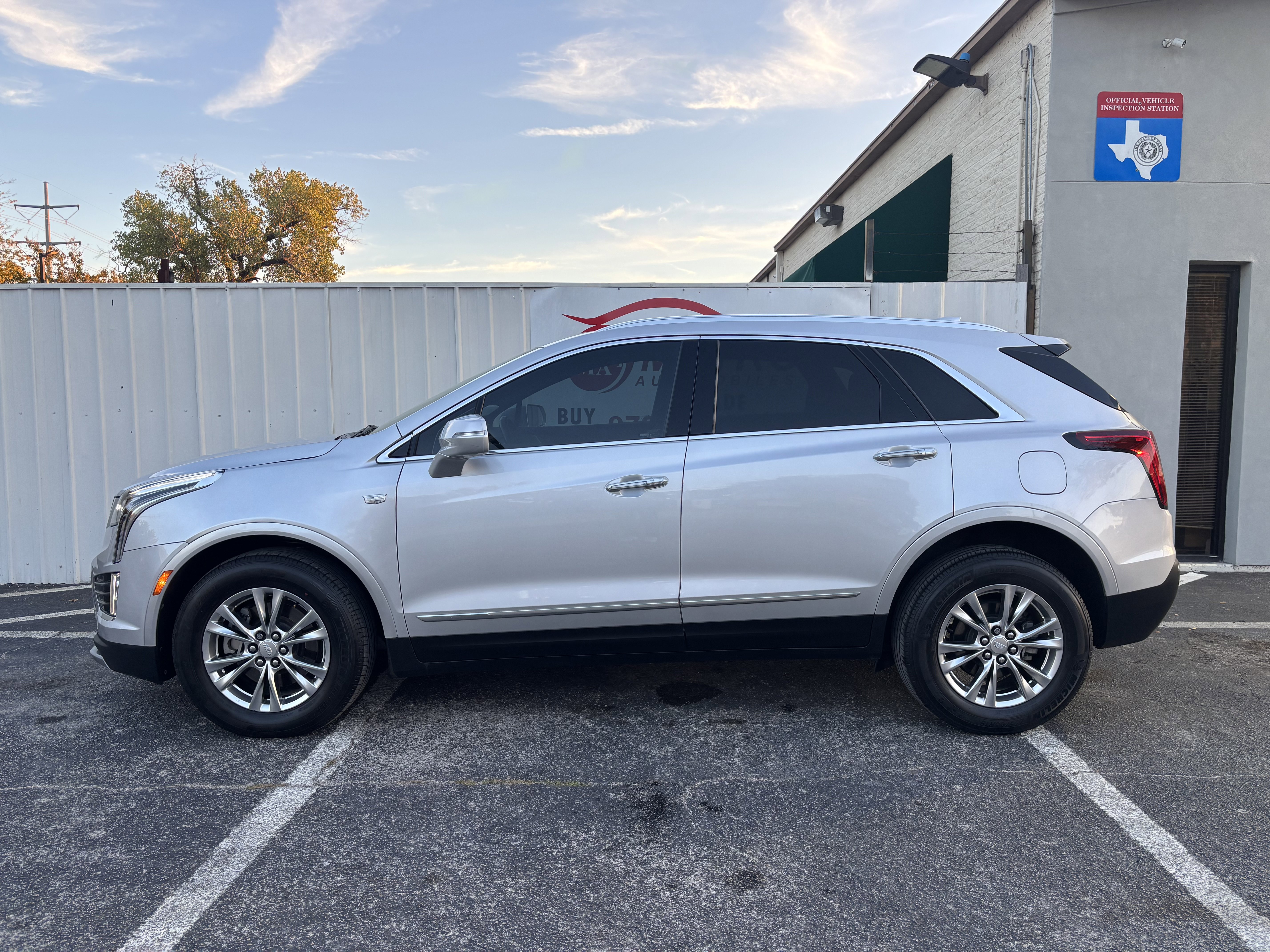 Used 2020 Cadillac XT5 Premium Luxury image 2