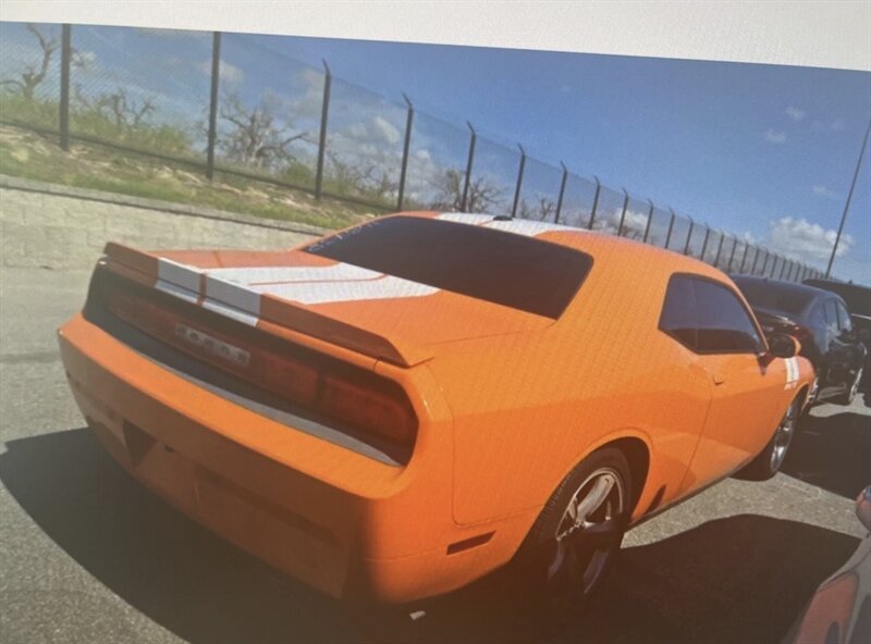 Used 2014 Dodge Challenger R/T Plus RWD image 3