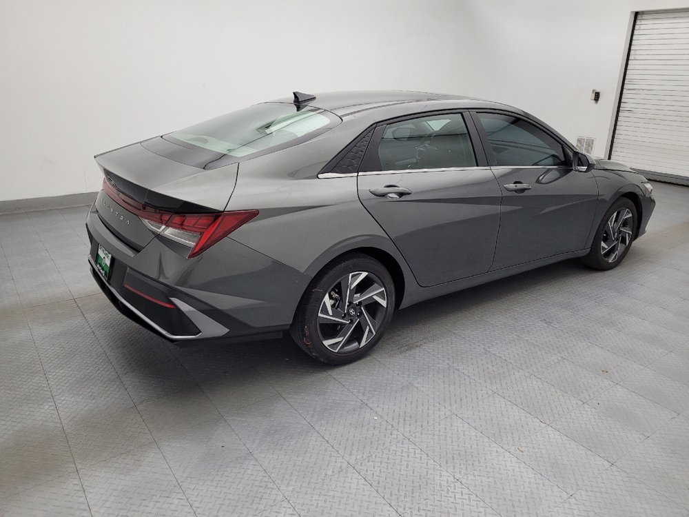 Used 2024 Hyundai Elantra SEL w/ Convenience Package FWD image 10