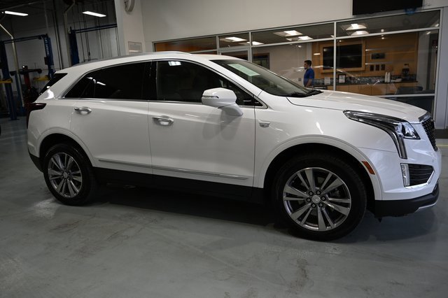 Used 2025 Cadillac XT5 Premium Luxury image 5