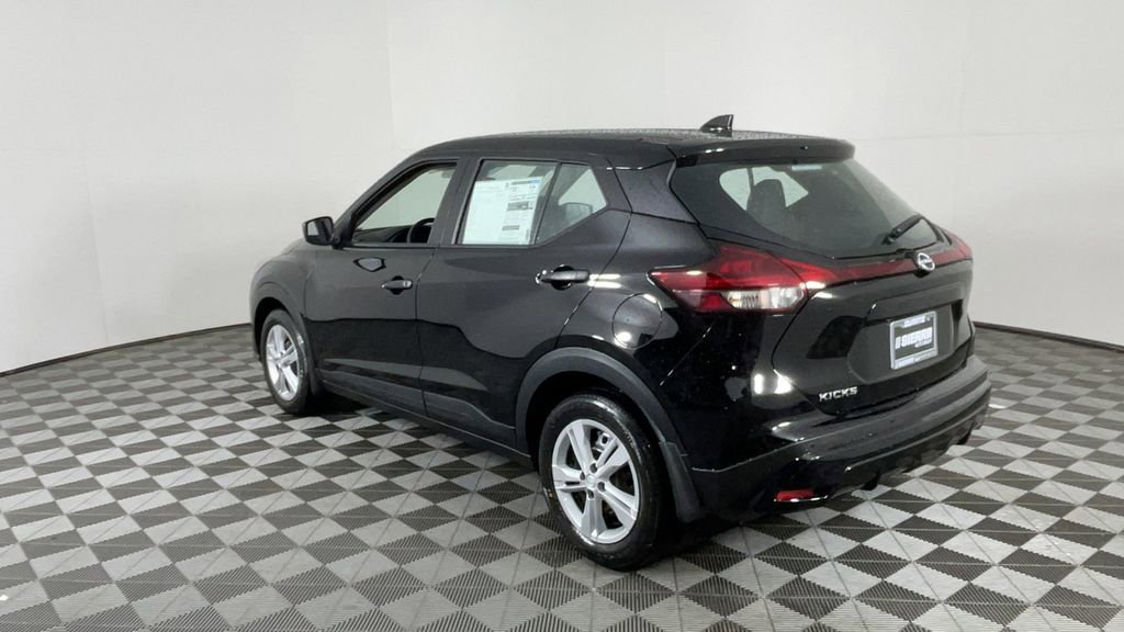 New 2025 Nissan Kicks Play S image 6