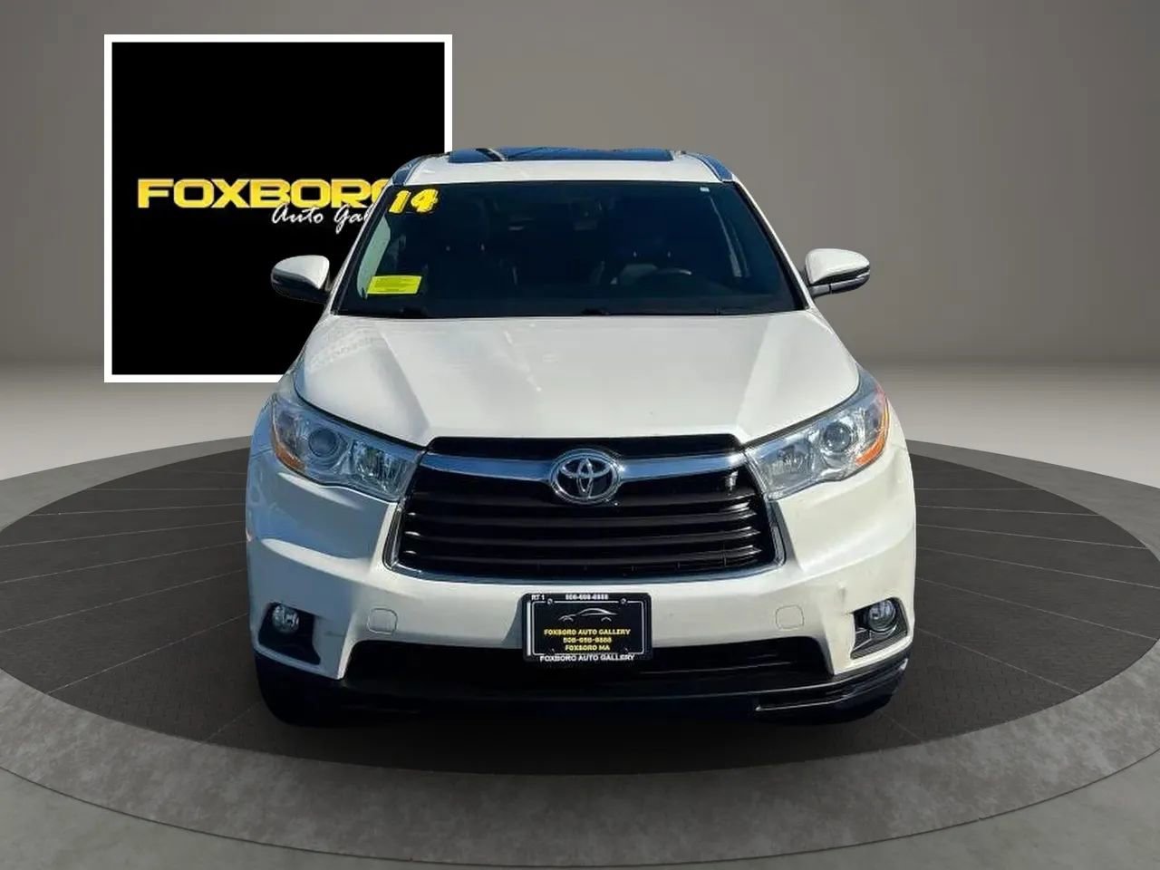 Used 2014 Toyota Highlander XLE AWD/4WD image 2
