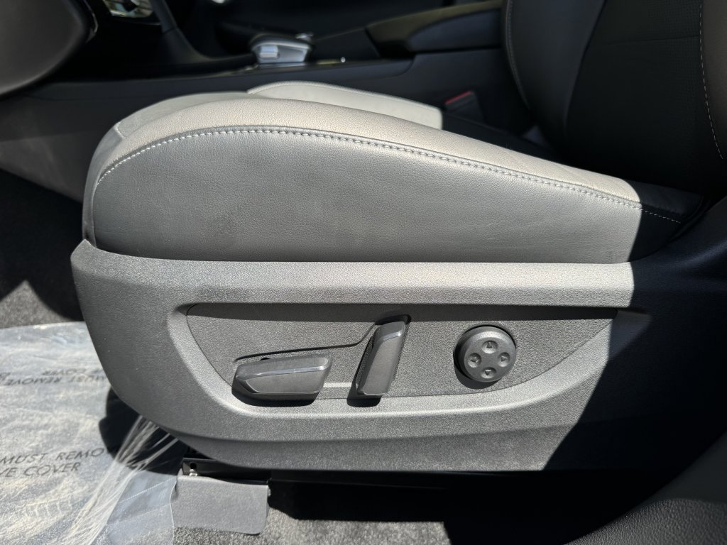 Used 2023 INFINITI QX50 Luxe image 32