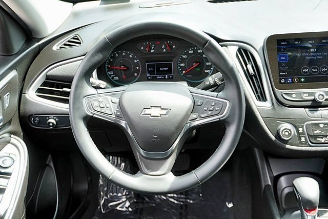 Used 2025 Chevrolet Malibu RS FWD image 28